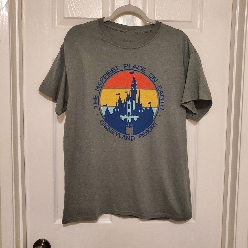 DISNEYLAND RESORT THE HAPPIEST PLACE ON EARTH ADULT T-SHIRT Large